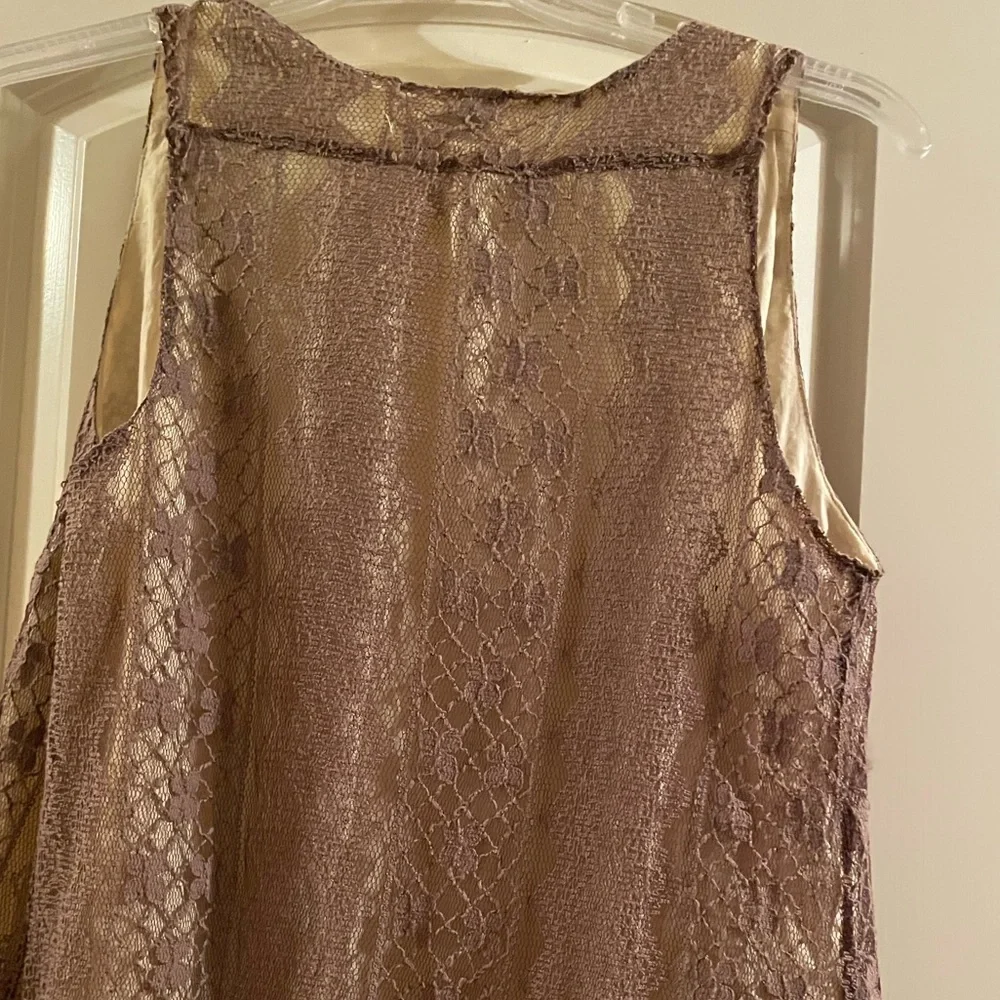 ♥️ UMGEE Victorian style Tan Ivory Lace Sleeveless Layer Top Cover Women SZ:S-M